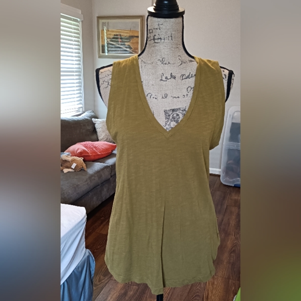 Tank top size Lg